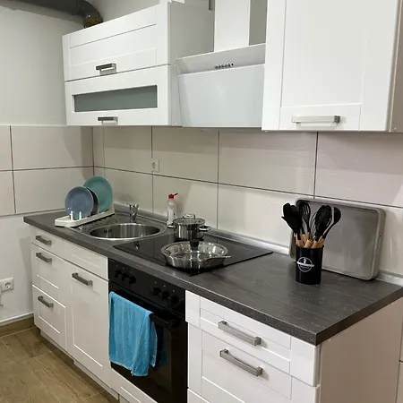 Roskam 95170 Apartament
